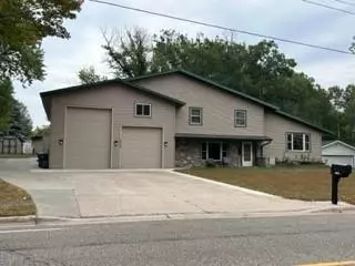 1555 8th St SE, Forest Lake, MN 55025