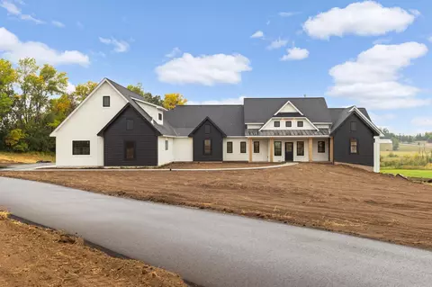7656 Longview Ln, Credit River, MN 55372