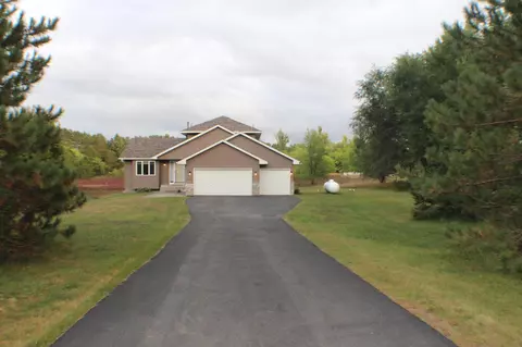 1998 Pine Oak Ln, Isanti, MN 55040