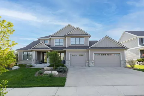 2325 Scenic Park Pl SW, Rochester, MN 55902