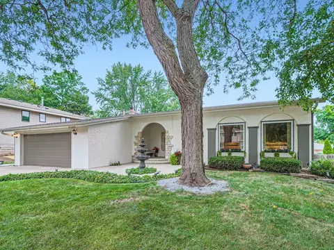7380 Courtly Rd, Woodbury, MN 55125
