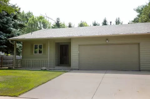 1124 Heritage Dr, Northfield, MN 55057