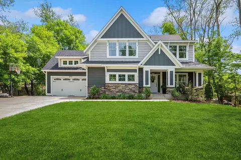 6853 Nez Perce Dr, Chanhassen, MN 55317