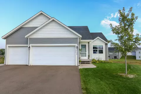 504 Bluebird Ct NW, Isanti, MN 55040