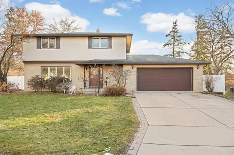 284 Christine Ln, West Saint Paul, MN 55118
