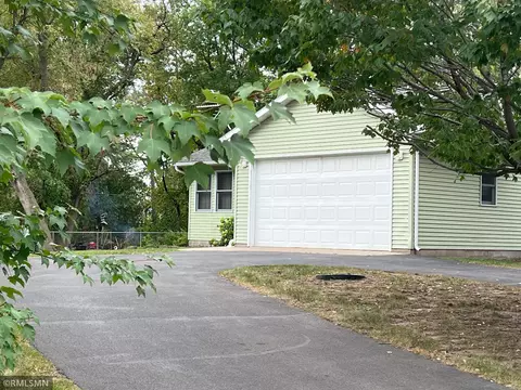 107 Grove St S, Mora, MN 55051