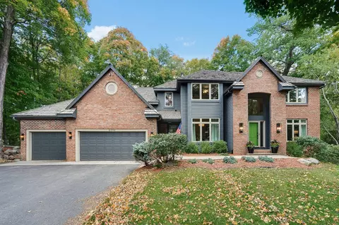 6356 Oxbow Bnd, Chanhassen, MN 55317