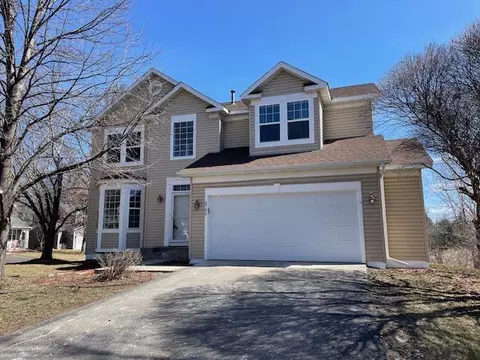 2765 Wagner Dr, Chaska, MN 55318
