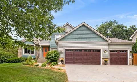 6550 Deerwood Ln, Lino Lakes, MN 55014