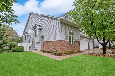 3800 Vermilion Ct S #201, Eagan, MN 55122