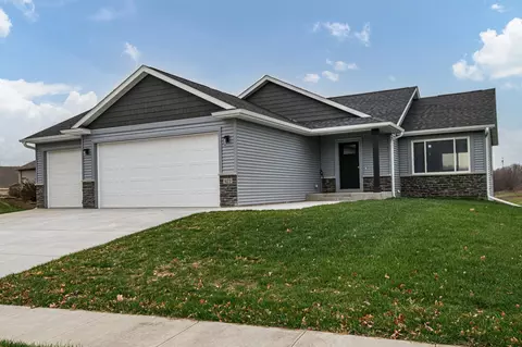 923 Londonderry Dr NW, Rochester, MN 55901