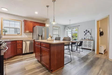 1531 Savanna Dr, Shakopee, MN 55379