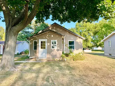 606 Woodland Ave, Riceville, IA 50466