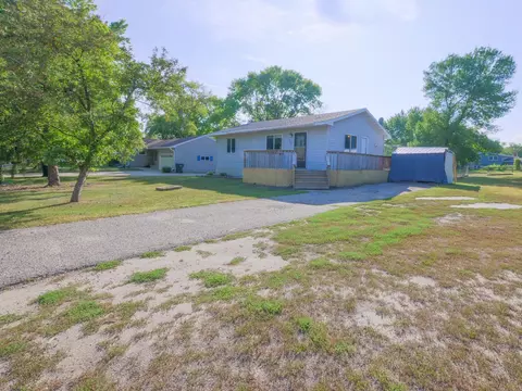 202 Victoria Dr, Alexandria, MN 56308