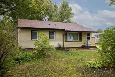 306 3rd Ave NE, Dodge Center, MN 55927