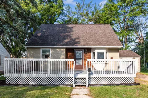 1321 Baxter Ave N, Glencoe, MN 55336