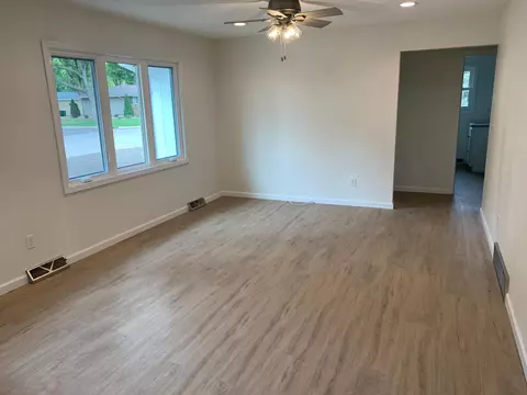 901 S 2nd St S, Marshall, MN 56258 photo 5