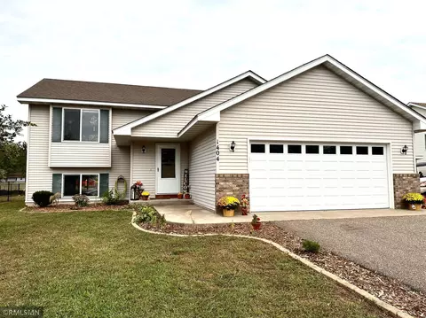 1404 Meadow View Dr, Princeton, MN 55371