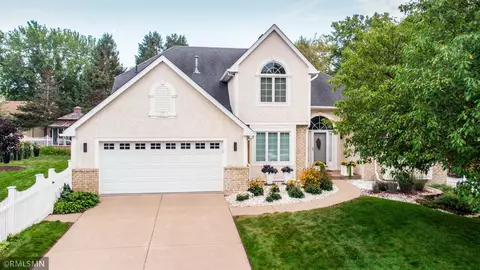 470 Grandview Ave W, Roseville, MN 55113