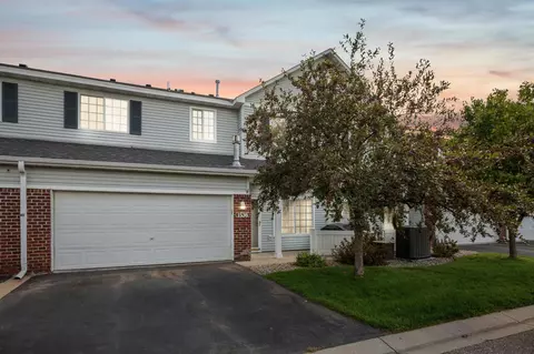 1536 Hummingbird St, Shakopee, MN 55379