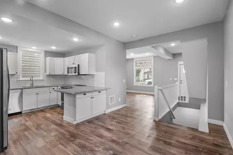 186 Maple St, Saint Paul, MN 55106