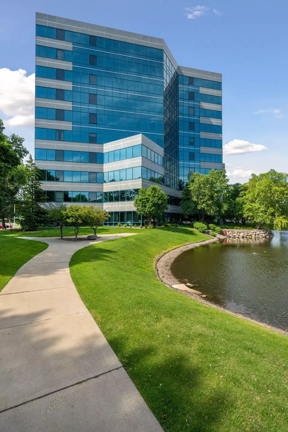  5601 Smetana Dr #1017, Minnetonka, MN 55343 photo 11