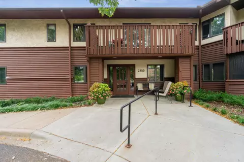 2250 Luther Pl #105, Saint Paul, MN 55108