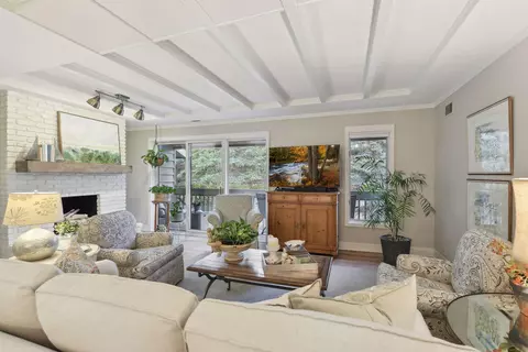4360 France Ave S #8, Edina, MN 55410