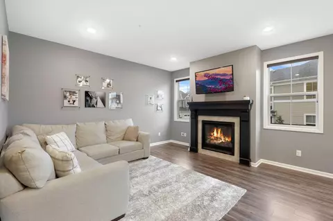 6982 Archer Trl, Inver Grove Heights, MN 55077