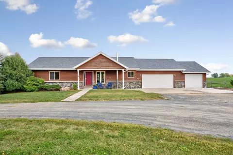 25742 Dodd Rd, Le Center, MN 56057