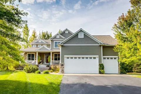 1541 Oakview Ct, Lino Lakes, MN 55038