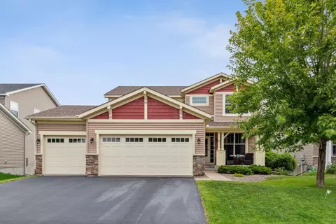 4959 Hamlet Ave N, Oakdale, MN 55128