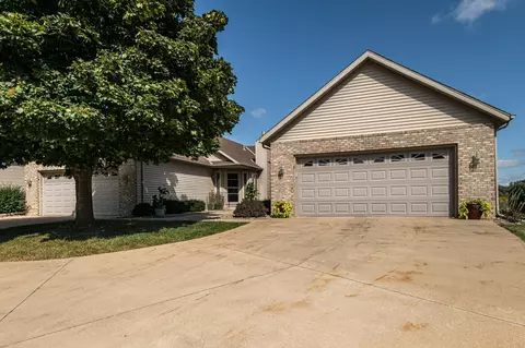 1147 Essex Pkwy NW, Rochester, MN 55901