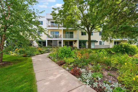 132 Demont Ave E #325, Little Canada, MN 55117