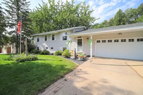 10908 Dahlia St NW, Coon Rapids, MN 55433