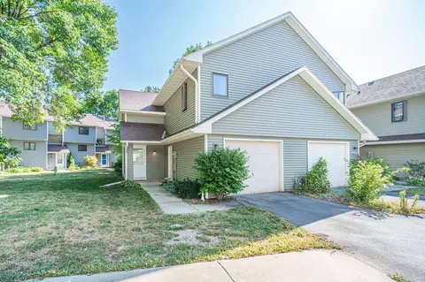 34 Elton Ridge Ct NW, Rochester, MN 55901