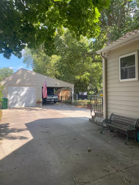 909 10th Ave SE, Austin, MN 55912 photo 5
