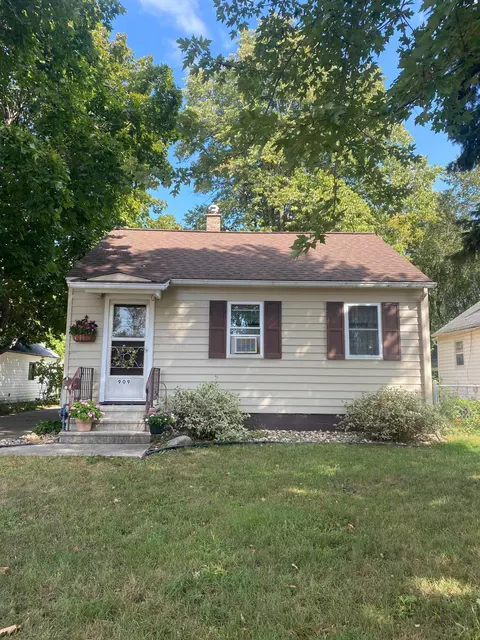 909 10th Ave SE, Austin, MN 55912
