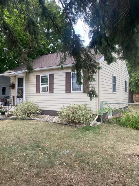 909 10th Ave SE, Austin, MN 55912 photo 4