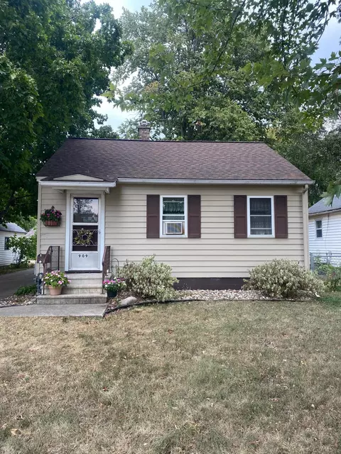 909 10th Ave SE, Austin, MN 55912 photo 2