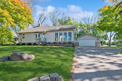 655 4th St SW, Forest Lake, MN 55025