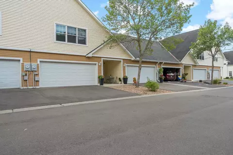 2112 Village Trl, Mound, MN 55364