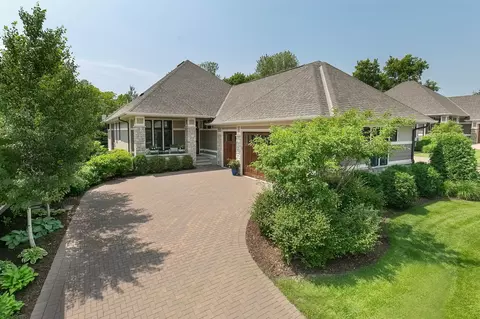 106 Barton Ct, Wayzata, MN 55391