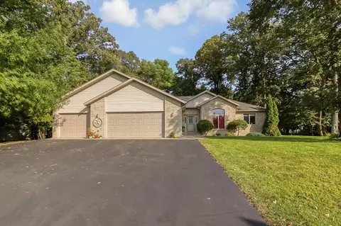 1066 Elm Cir, Detroit Lakes, MN 56501