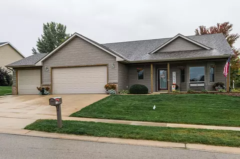 1120 Lone Pine Dr SW, Rochester, MN 55902