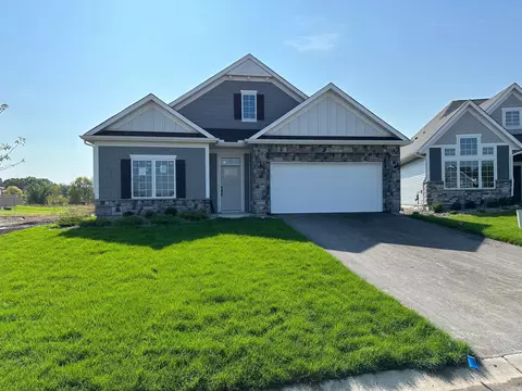 2032 Oakpointe Dr, Waconia, MN 55387
