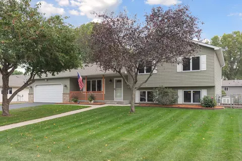 7950 Conroy Way, Inver Grove Heights, MN 55076