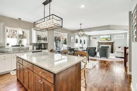 9723 198th St W, Lakeville, MN 55044