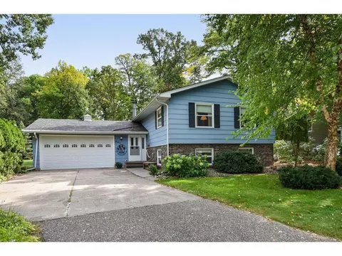445 Pleasant Ave N, Annandale, MN 55302