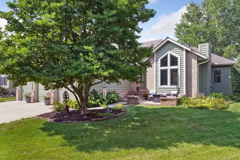 6331 Painted Turtle Rd, Lino Lakes, MN 55014